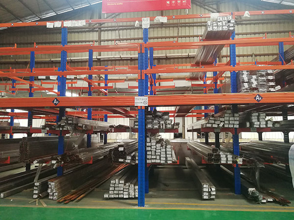 佛山市幕星鋁業(yè)懸臂貨架閣樓案例